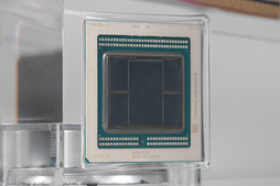 画像ギャラリー No.014のサムネイル画像 / 「Radeon VII」到着。7nm世代初のコンシューマ向けGPU搭載カード