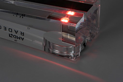 画像ギャラリー No.016のサムネイル画像 / 「Radeon VII」到着。7nm世代初のコンシューマ向けGPU搭載カード
