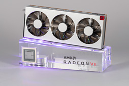 画像ギャラリー No.018のサムネイル画像 / 「Radeon VII」到着。7nm世代初のコンシューマ向けGPU搭載カード