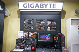 画像ギャラリー No.027のサムネイル画像 / 「ゲームでもRyzenを選ぶ理由ができた」。日本AMDが秋葉原で第3世代Ryzen&Radeon RX 5700シリーズをアピール