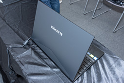 画像ギャラリー No.015のサムネイル画像 / GIGABYTE,国内ゲーマー向けノートPC市場への正式参入を発表。第1弾はAIで動作を最適化するRTX 20搭載モデル