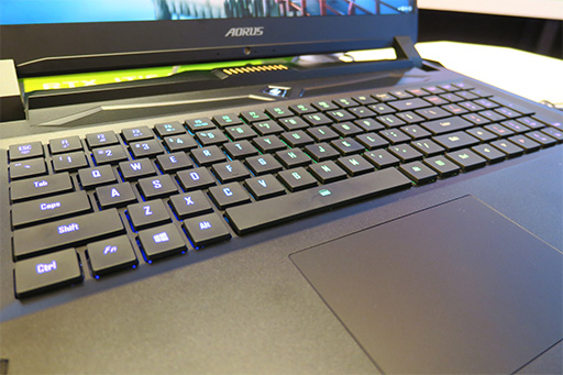 画像ギャラリー No.012のサムネイル画像 / GIGABYTE,4K有機ELパネル採用のクリエイター&ゲーマー向けノートPC「AERO 15 OLED」を発表。重量2kgでRTX 20搭載にも注目だ