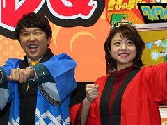 ［JAEPO2019］タイトー「おまつりクエスト ヒッパレQ」のステージレポート。中村静香さんと金子貴俊さんがレバーを引っ張り，“へんてこ祭り”に挑戦