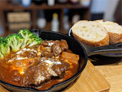 俺のコラボカフェ：Menu 010 「ドラゴンスレイヤー英雄伝説」のセリオス王子が好きな「ビーフシチュー」に挑戦。スライムいじめの後はこれ