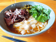 俺のコラボカフェ：Menu 038 「食用系少女2」に新登場の「牛肉麺」は，マニア必見の注目メニュー