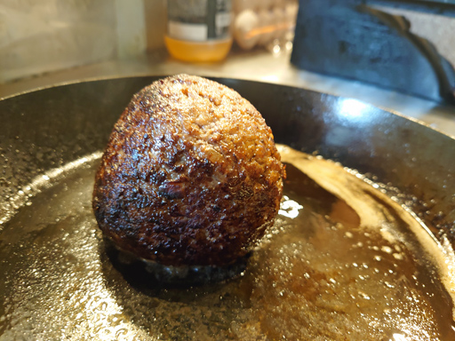 画像ギャラリー No.005のサムネイル画像 / 俺のコラボカフェ：Menu 041　最強の飯テロゲーム「勇者の飯」に登場する「チーズキノコのハンバーグ」で世界を救え