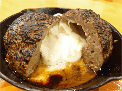 俺のコラボカフェ：Menu 041　最強の飯テロゲーム「勇者の飯」に登場する「チーズキノコのハンバーグ」で世界を救え