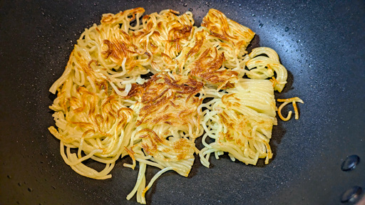 画像ギャラリー No.004のサムネイル画像 / 「十三騎兵防衛圏」の名脇役ともいえる「焼きそばパン」の魅力に迫る。俺のコラボカフェ:Menu 066