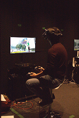 画像ギャラリー No.019のサムネイル画像 / 「東京クロノス最速ネタバレありクリエイタートーク in VR」レポート。プレイの興奮冷めやらぬ来場者と出演者が会場を盛り上げた