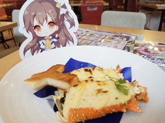 これには歴戦の店長も納得。落ち着いた雰囲気の中で“ザリガニ（下目）”も食べられる「ガール・カフェ・ガン」コラボカフェをレポート
