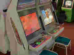 レトロンバーガー Order 61：“家筐体”気分を「龍が如く」シリーズや「SEGA AGES」シリーズでも味わおう。でもやっぱゲーセンも行こう編