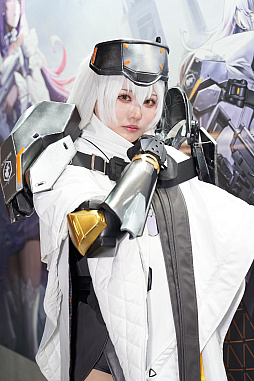 画像ギャラリー No.013のサムネイル画像 / 総勢27名！ コスプレイヤーによるリアルガチャはロマンがいっぱい。「勝利の女神：NIKKE」ブースレポート［超会議2023］