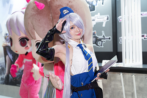 画像ギャラリー No.019のサムネイル画像 / 総勢27名！ コスプレイヤーによるリアルガチャはロマンがいっぱい。「勝利の女神：NIKKE」ブースレポート［超会議2023］