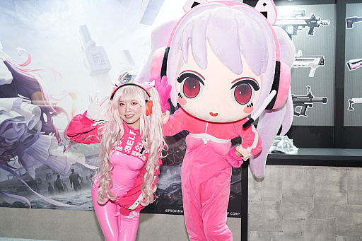 画像ギャラリー No.020のサムネイル画像 / 総勢27名！ コスプレイヤーによるリアルガチャはロマンがいっぱい。「勝利の女神：NIKKE」ブースレポート［超会議2023］
