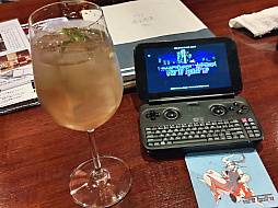 画像ギャラリー No.002のサムネイル画像 / レトロンバーガー Order 23：Retrowaveや「Va-11 Hall-A」の魅力は実際レトロ的なものなのか，日比谷Barで「ドルフロ」しつつ考えていたんだ編