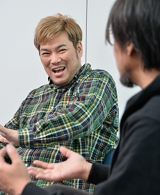 画像ギャラリー No.044のサムネイル画像 / 「龍が如く７　光と闇の行方」横山昌義P×男色ディーノ対談。発売後だから語れる“新たな龍”への思い
