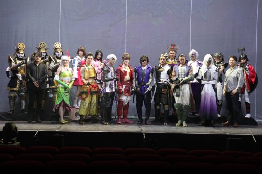 画像ギャラリー No.002のサムネイル画像 / 舞台「斬劇『戦国BASARA』天政奉還」のゲネプロをレポート。帝の称号を懸けて，伊達政宗や真田幸村ら若き武将達が熱い闘いを繰り広げる