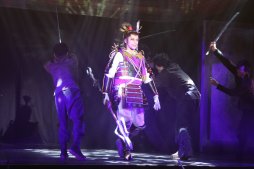 画像ギャラリー No.007のサムネイル画像 / 舞台「斬劇『戦国BASARA』天政奉還」のゲネプロをレポート。帝の称号を懸けて，伊達政宗や真田幸村ら若き武将達が熱い闘いを繰り広げる