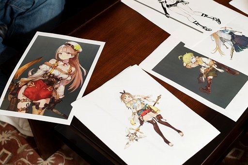画像ギャラリー No.035のサムネイル画像 / ライザはこうして生まれた。「ライザのアトリエ 〜常闇の女王と秘密の隠れ家〜」キャラクターデザインの変遷を,細井Pとトリダモノ氏が語る