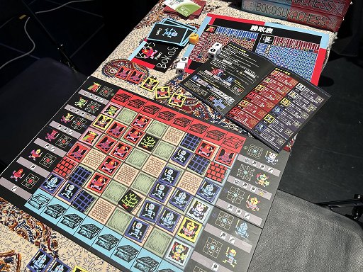 画像ギャラリー No.004のサムネイル画像 / 「ボコスカウォーズ」がボコスカ感満載のカードゲームに。読み合いと運の揺らぎの両方が楽しい「ボコスカード」プレイレポート［BitSummit］