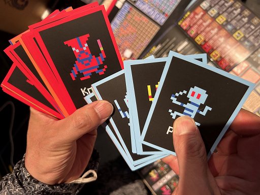 画像ギャラリー No.012のサムネイル画像 / 「ボコスカウォーズ」がボコスカ感満載のカードゲームに。読み合いと運の揺らぎの両方が楽しい「ボコスカード」プレイレポート［BitSummit］