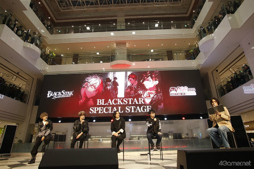 画像ギャラリー No.001のサムネイル画像 / アブナイ男たちがステージに集結! AGF2022イベント「マガツノート STAGE #4 feat.蛇-ウロボロス-」&「BLACKSTAR TALK STAGE #04」をレポート