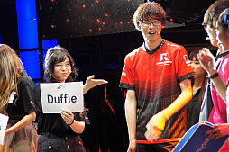 画像ギャラリー No.010のサムネイル画像 / ［TGS 2019］HUNT選手＆にこちゃん選手がプロゲーマー同士のドリームマッチを制す。一遊入魂「CoD：MW」ステージをレポート