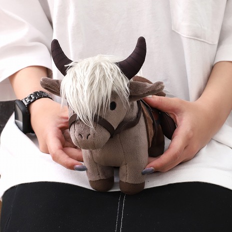 画像ギャラリー No.005のサムネイル画像 / 頼れる相棒トレントがぬいぐるみで登場。「ELDEN RING」の新作グッズ3種の受注が全国のアニメイトなどでスタート