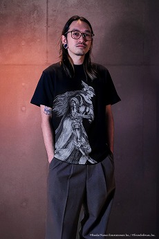 画像ギャラリー No.005のサムネイル画像 / 瀧川虚至氏による描き下ろしのマレニアがデザインされた「ELDEN RING」×TORCH TORCHコラボTシャツ2種（各2色）が本日発売