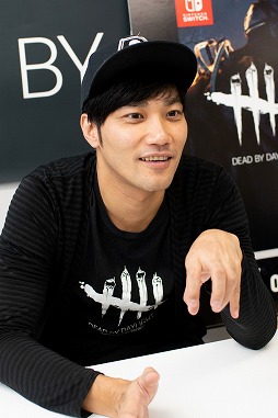画像ギャラリー No.021のサムネイル画像 / Switch版「Dead by Daylight」で今から遊びはじめる人へ向けて,ランク1の腕前を誇るお笑い芸人伊藤こう大さんからサバイバーのコツを教わってきた