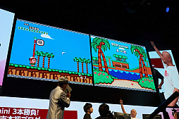 画像ギャラリー No.016のサムネイル画像 / ［TGS 2019］高橋名人が，吉本初のプロゲーマーを情け容赦なく粉砕するPCエンジンmini のステージイベントを，少年時代に戻って眺めた