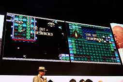 画像ギャラリー No.025のサムネイル画像 / ［TGS 2019］高橋名人が，吉本初のプロゲーマーを情け容赦なく粉砕するPCエンジンmini のステージイベントを，少年時代に戻って眺めた
