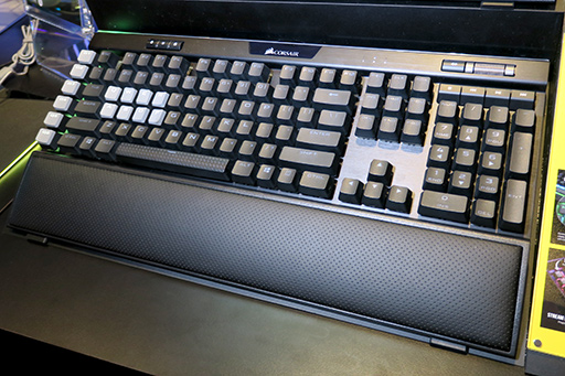 画像ギャラリー No.009のサムネイル画像 / Corsair,4K60pのHDR映像を単体録画できるキャプチャデバイス「4K60 S+」や液冷化したPS4 Pro/Xbox One Sを内蔵するゲームPCを発表