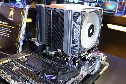 画像ギャラリー No.013のサムネイル画像 / Corsair,4K60pのHDR映像を単体録画できるキャプチャデバイス「4K60 S+」や液冷化したPS4 Pro/Xbox One Sを内蔵するゲームPCを発表