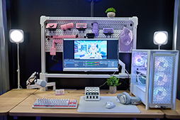 画像ギャラリー No.002のサムネイル画像 / ゲーム配信や仕事に便利な配信者向け機材を試せたElgatoブース。横長タッチディスプレイの「XENEON EDGE」も展示［TGS2025］