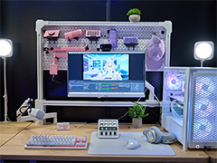 ゲーム配信や仕事に便利な配信者向け機材を試せたElgatoブース。横長タッチディスプレイの「XENEON EDGE」も展示［TGS2025］