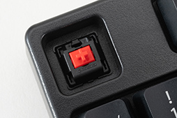 画像ギャラリー No.020のサムネイル画像 / 【PR】GALAKURO GAMING初のキーボード「GG-K/92-01WIRED-RED」は，ゲーマーが安心して使える赤軸10キーレスの新たな選択肢だ