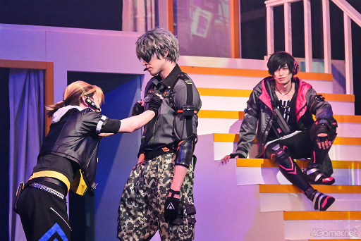 画像ギャラリー No.012のサムネイル画像 / 「Action Stage『エリオスライジングヒーローズ』-THEWEST-」囲み取材＆ゲネプロ公演レポート。ヒーローたちの運命が動き出す