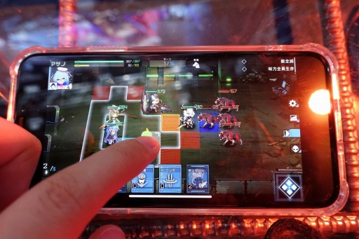 画像ギャラリー No.007のサムネイル画像 / ［TGS 2019］“通感者”の指揮官となれ――サイバーパンクな世界観にこだわったスマホ向けSRPG「ボーダーレイン -君臨ノ境界-」プレイレポート