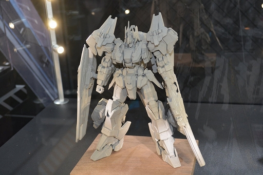 画像ギャラリー No.010のサムネイル画像 / 「Mecha BREAK」のファルコン合金可動フィギュアが物販コーナーで販売中。会場限定カラーの特別版も！ 第2弾は龍淵かも？［TGS2025］