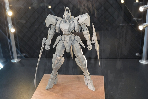 画像ギャラリー No.011のサムネイル画像 / 「Mecha BREAK」のファルコン合金可動フィギュアが物販コーナーで販売中。会場限定カラーの特別版も！ 第2弾は龍淵かも？［TGS2025］