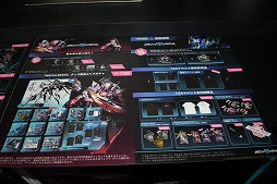 画像ギャラリー No.016のサムネイル画像 / 「Mecha BREAK」のファルコン合金可動フィギュアが物販コーナーで販売中。会場限定カラーの特別版も！ 第2弾は龍淵かも？［TGS2025］