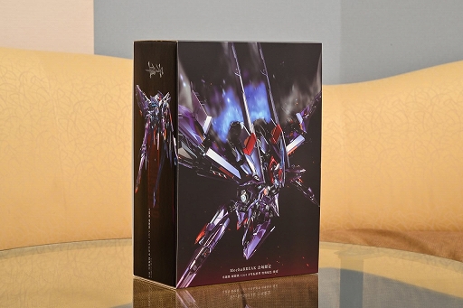 画像ギャラリー No.017のサムネイル画像 / 「Mecha BREAK」のファルコン合金可動フィギュアが物販コーナーで販売中。会場限定カラーの特別版も！ 第2弾は龍淵かも？［TGS2025］