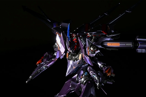 画像ギャラリー No.018のサムネイル画像 / 「Mecha BREAK」のファルコン合金可動フィギュアが物販コーナーで販売中。会場限定カラーの特別版も！ 第2弾は龍淵かも？［TGS2025］