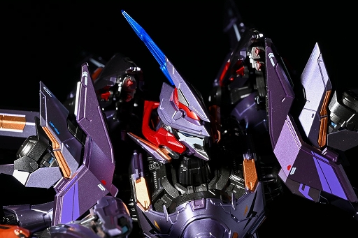 画像ギャラリー No.019のサムネイル画像 / 「Mecha BREAK」のファルコン合金可動フィギュアが物販コーナーで販売中。会場限定カラーの特別版も！ 第2弾は龍淵かも？［TGS2025］