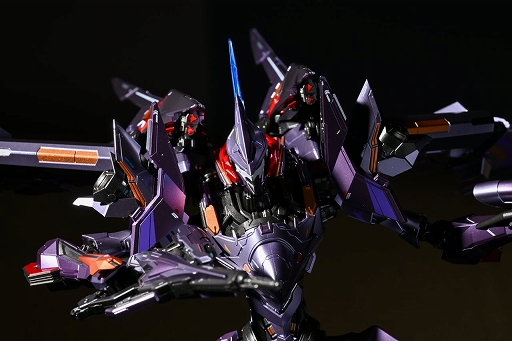 画像ギャラリー No.023のサムネイル画像 / 「Mecha BREAK」のファルコン合金可動フィギュアが物販コーナーで販売中。会場限定カラーの特別版も！ 第2弾は龍淵かも？［TGS2025］