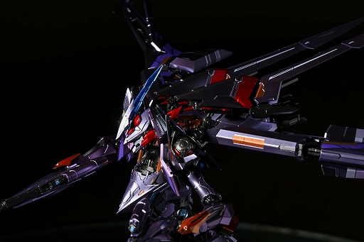 画像ギャラリー No.024のサムネイル画像 / 「Mecha BREAK」のファルコン合金可動フィギュアが物販コーナーで販売中。会場限定カラーの特別版も！ 第2弾は龍淵かも？［TGS2025］