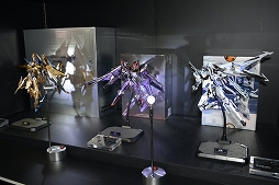 画像ギャラリー No.026のサムネイル画像 / 「Mecha BREAK」のファルコン合金可動フィギュアが物販コーナーで販売中。会場限定カラーの特別版も！ 第2弾は龍淵かも？［TGS2025］