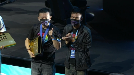 画像ギャラリー No.002のサムネイル画像 / ［EVO2022］「THE KING OF FIGHTERS XV」部門優勝は台湾のZJZ選手。ET選手との同郷対決を制し，EVO覇者の称号を獲得