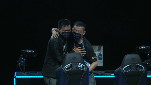 画像ギャラリー No.005のサムネイル画像 / ［EVO2022］「THE KING OF FIGHTERS XV」部門優勝は台湾のZJZ選手。ET選手との同郷対決を制し，EVO覇者の称号を獲得